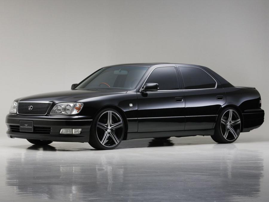  Lexus LS400 by Wald 1997 года  (фото 5 из 13)